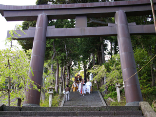 izusanjinja2.jpg