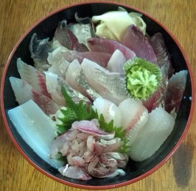 あじろ時魚丼　あじろじざかなどん
