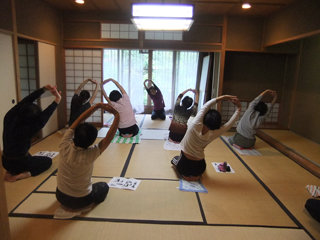 1107yoga1.jpg