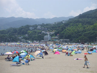 平鶴より車で3分　
新長浜ビーチです